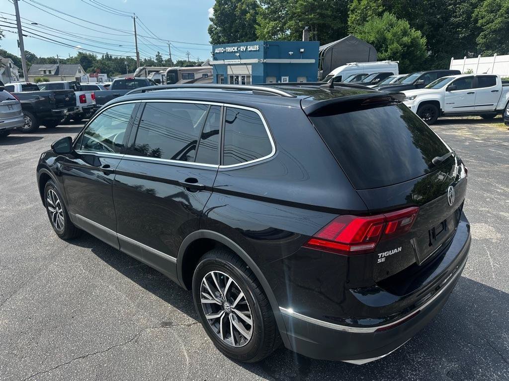 Used 2020 Volkswagen Tiguan SE w/ Panoramic Sunroof Package AWD/4WD image 3