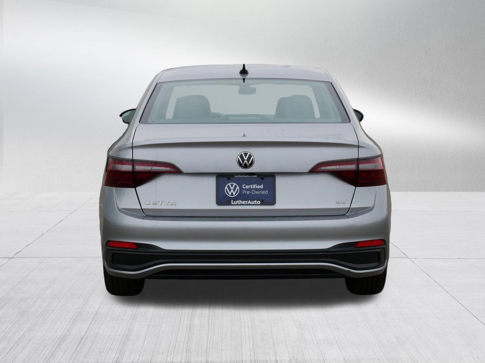 Certified 2024 Volkswagen Jetta SE image 6
