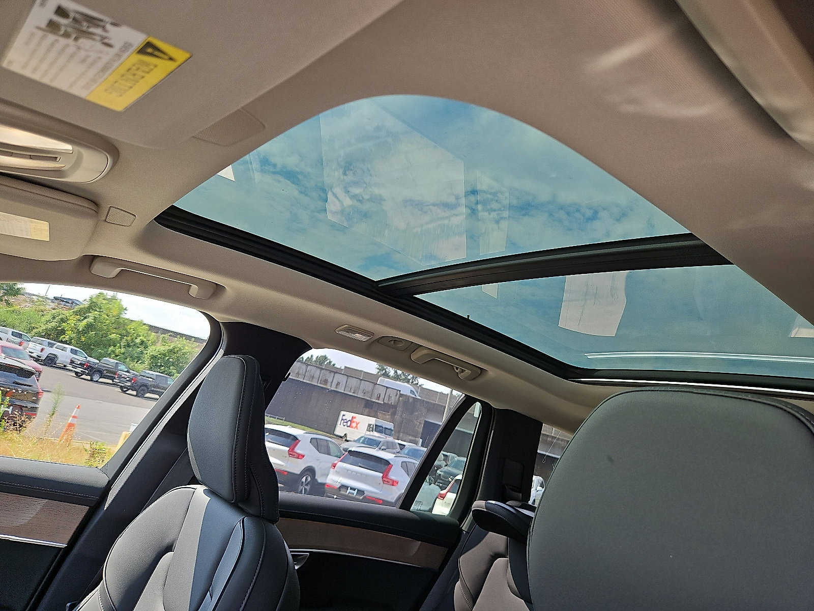 New 2026 Volvo XC90 B6 Plus w/ Protection Package Premier image 12