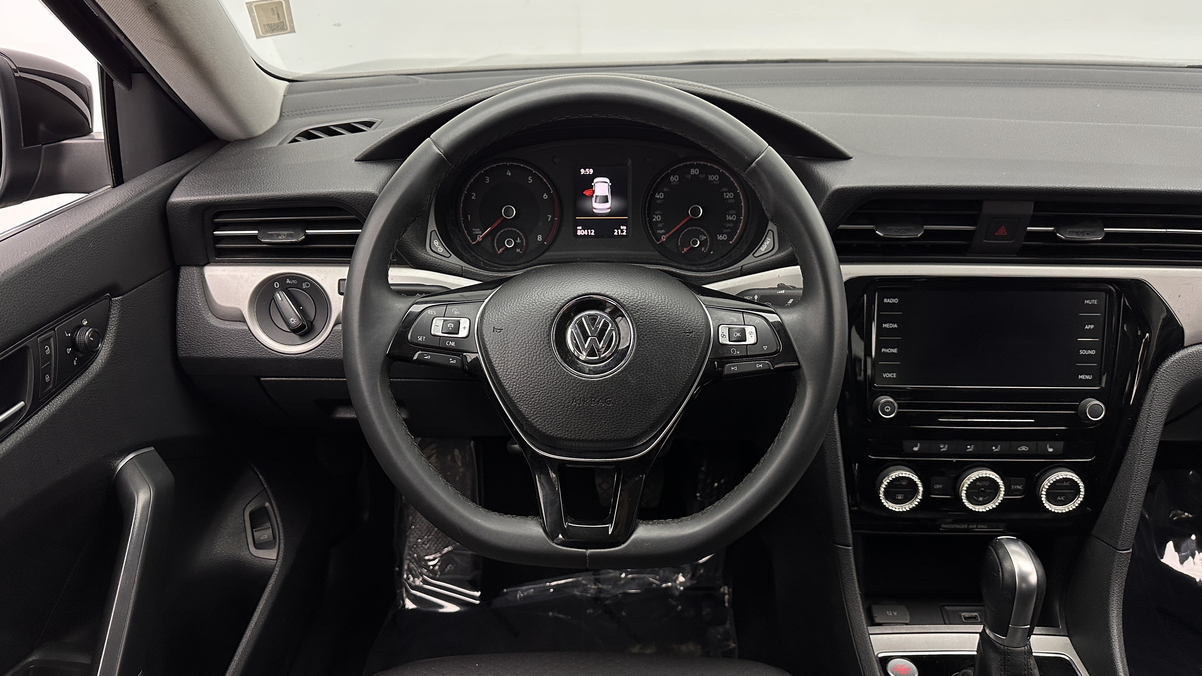 Used 2021 Volkswagen Passat 2.0T SE FWD image 25