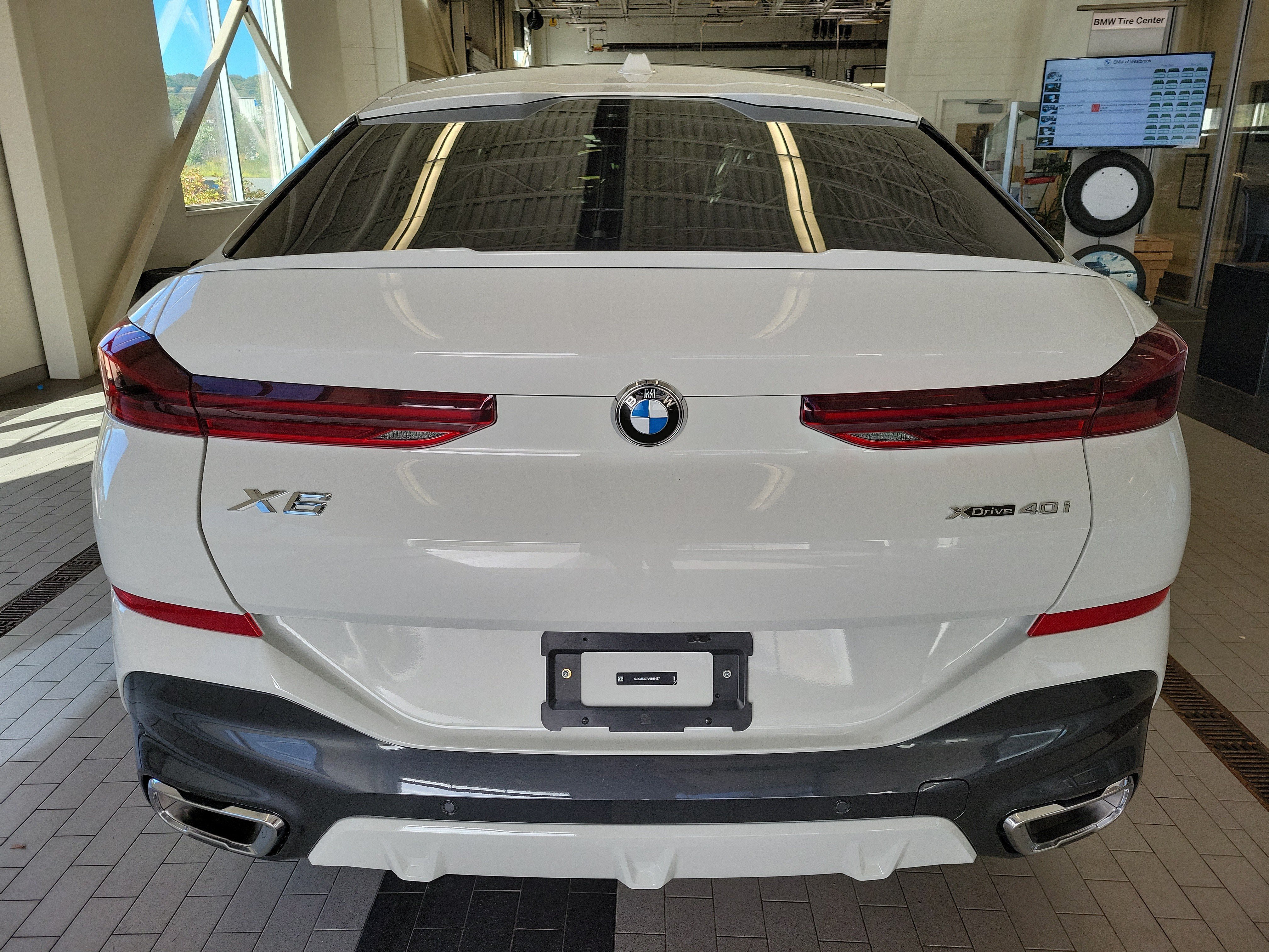 New 2027 BMW X6 xDrive40i w/ Premium Package AWD/4WD image 6