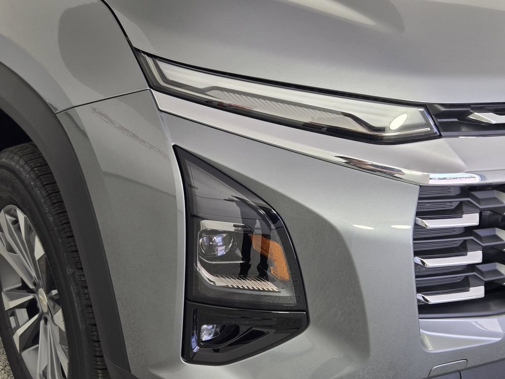 New 2026 Chevrolet Equinox LT w/ Safety and Technology Package FWD image 9