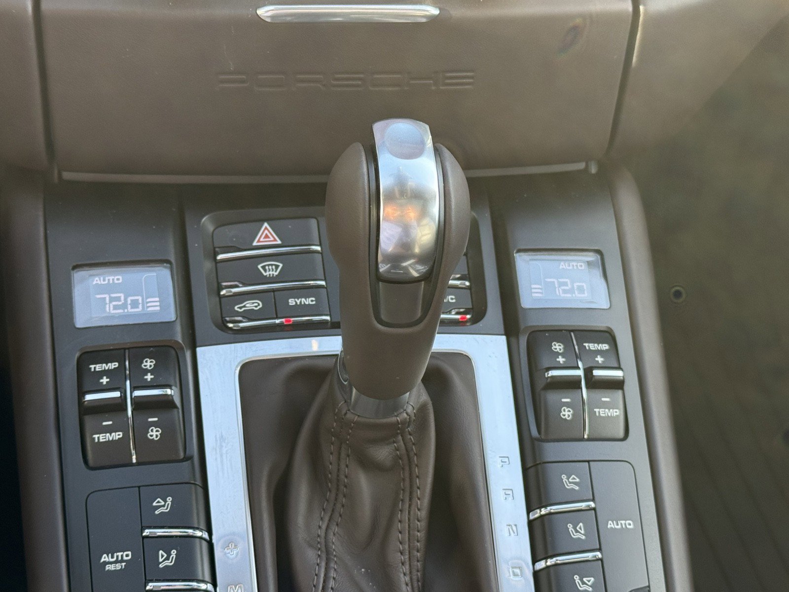 Used 2018 Porsche Macan Turbo image 18