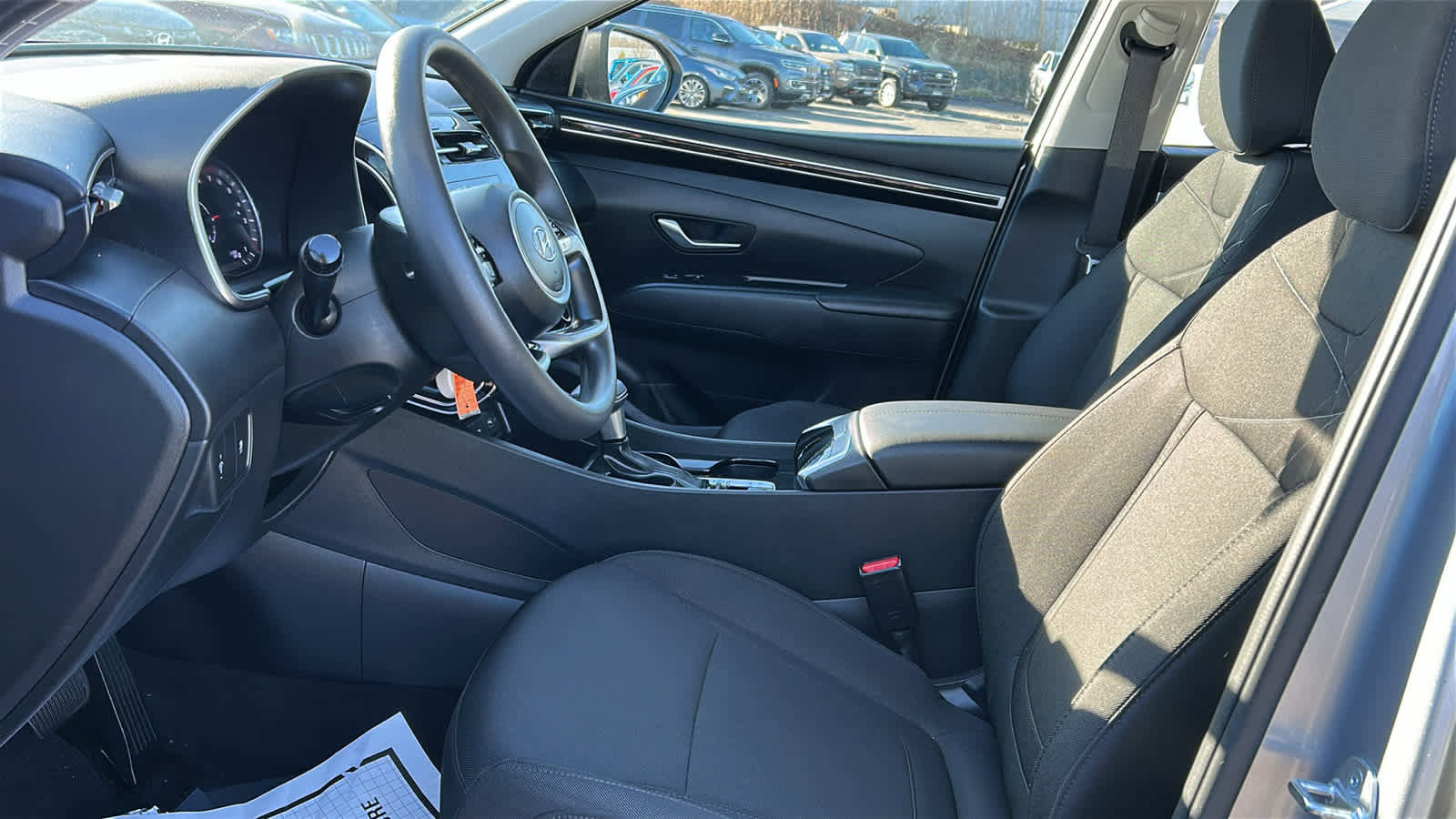 Used 2023 Hyundai Tucson SE image 8