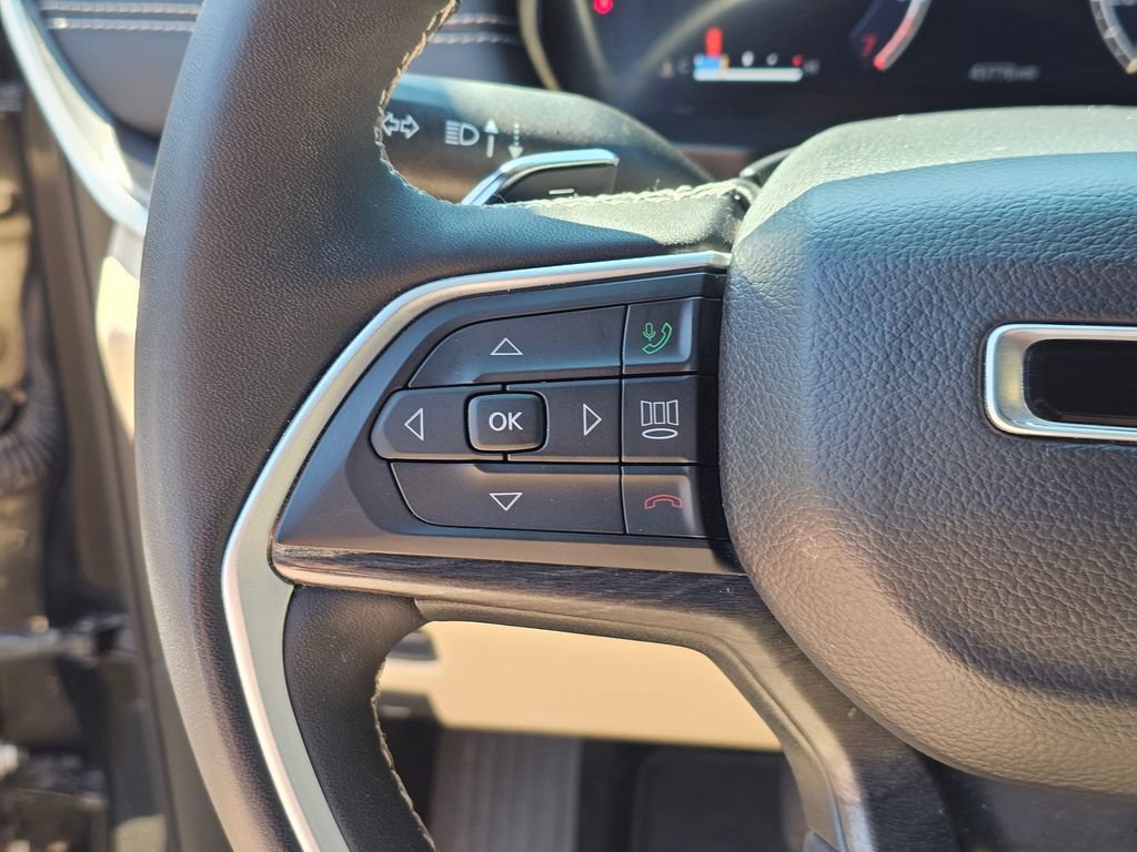 Used 2023 Jeep Grand Cherokee L Limited w/ Luxury Tech Group II AWD/4WD image 12