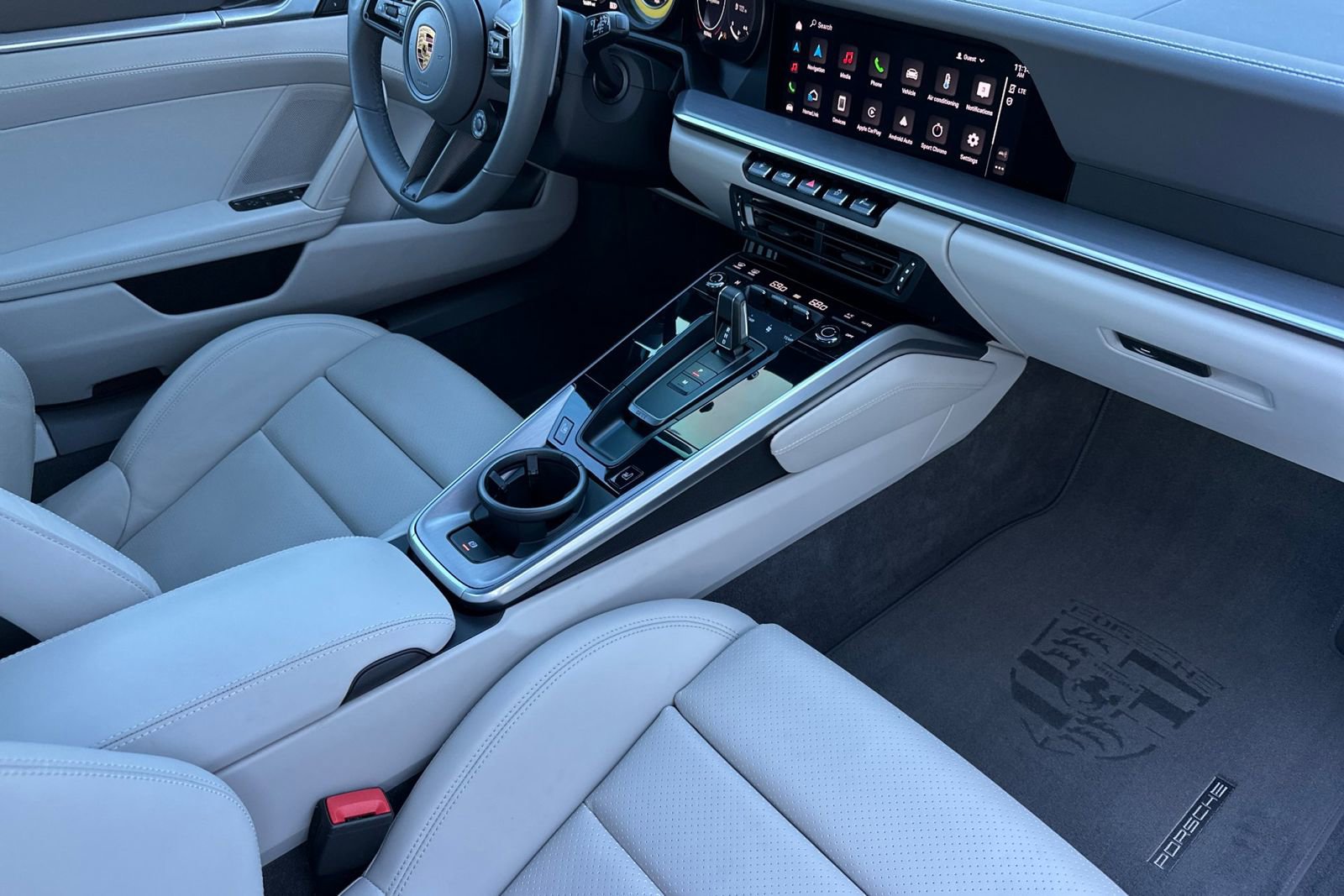 Used 2022 Porsche 911 Turbo S image 17