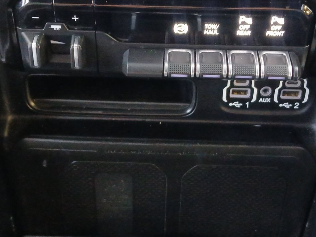 Used 2024 RAM 3500 Laramie w/ Night Edition AWD/4WD image 10