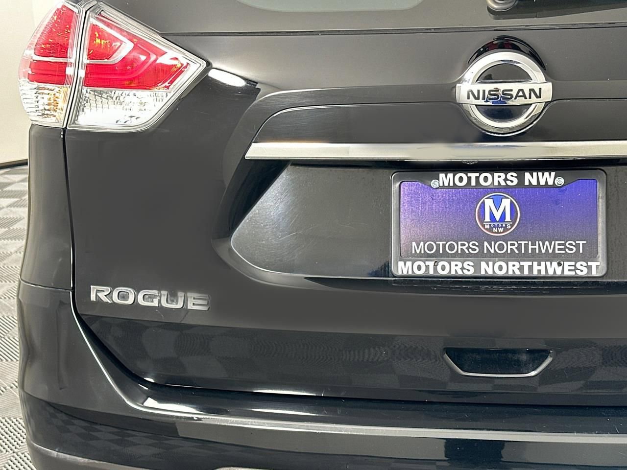 Used 2015 Nissan Rogue S image 22