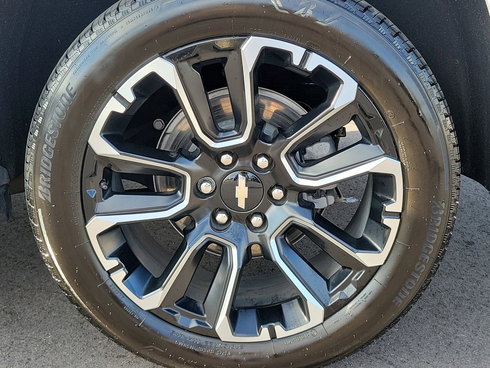 Used 2024 Chevrolet Tahoe LS RWD image 12