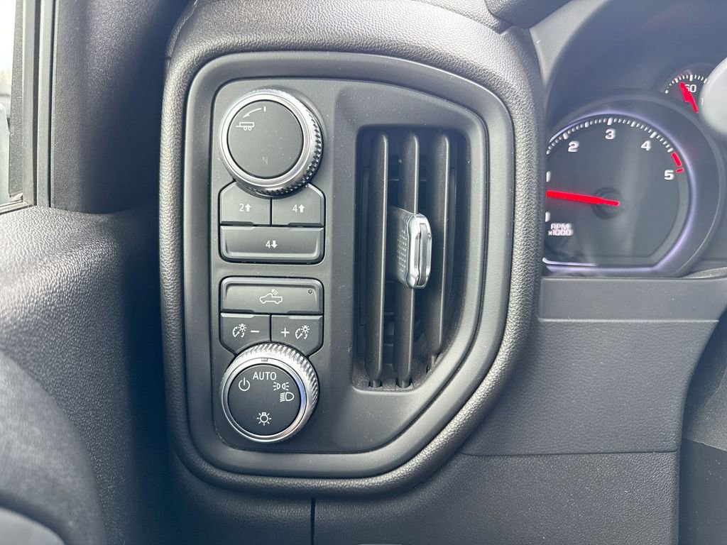 Used 2021 GMC Sierra 2500 4x4 Crew Cab w/ Gooseneck/5TH Wheel Package image 18