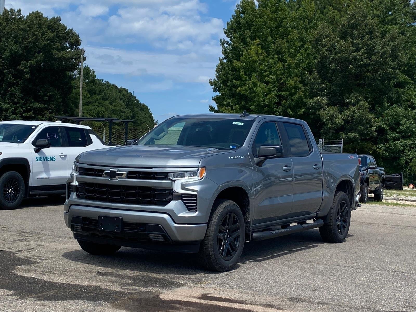 New 2026 Chevrolet Silverado 1500 RST w/ RST Select Package AWD/4WD image 2