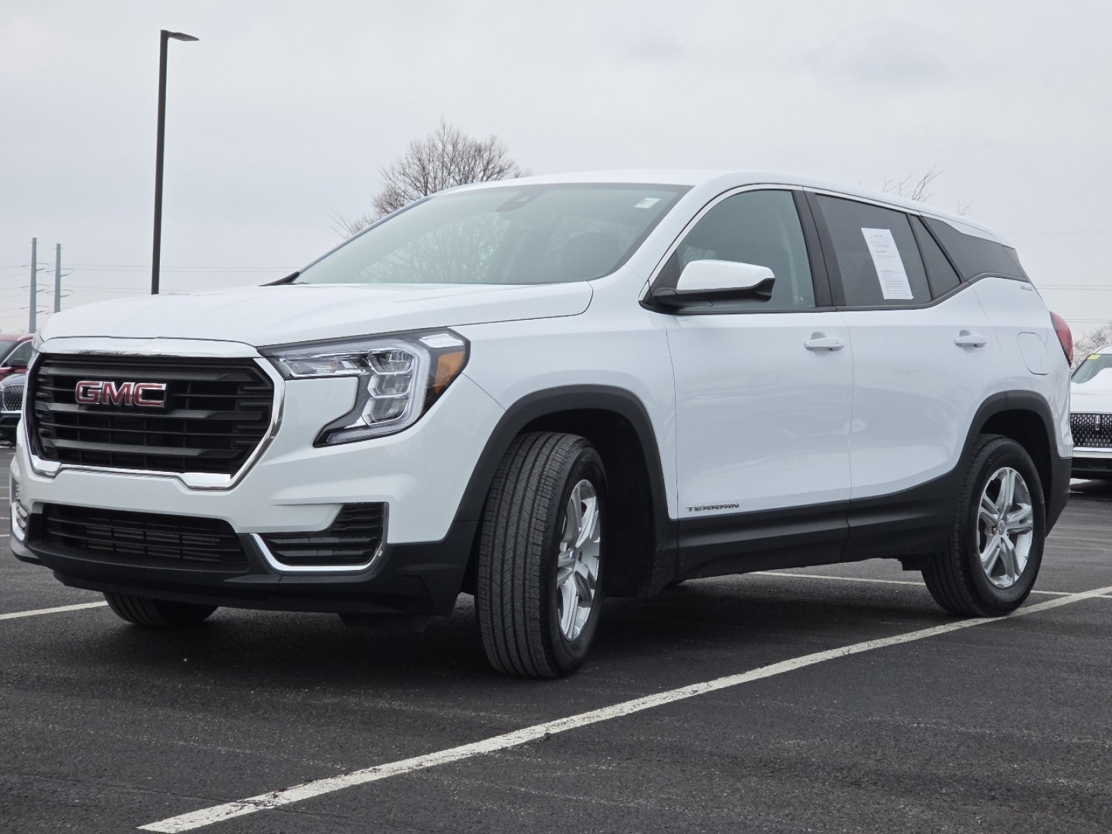 Used 2023 GMC Terrain SLE image 15