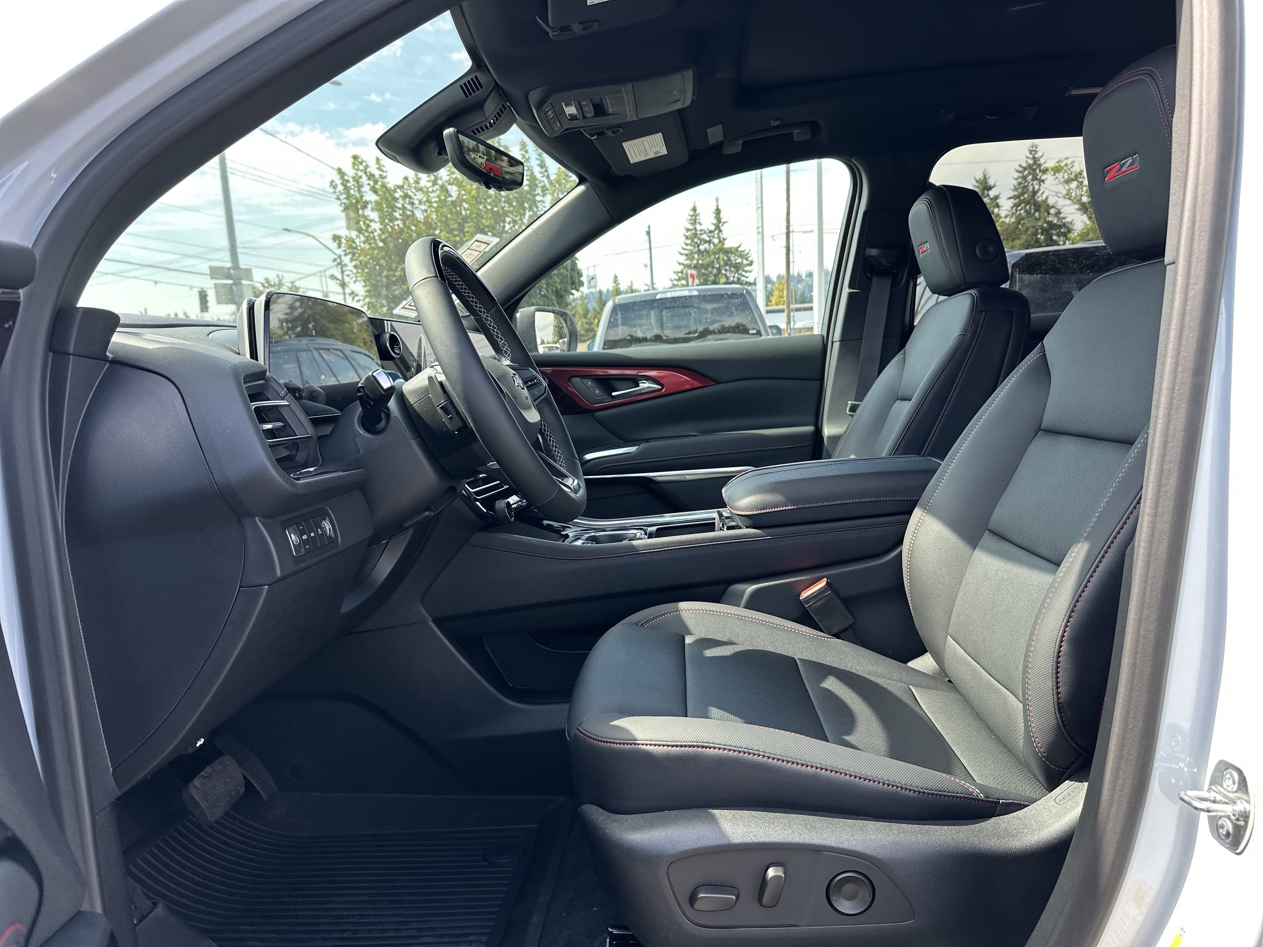 New 2026 Chevrolet Traverse Z71 w/ Enhanced Driving Package image 10