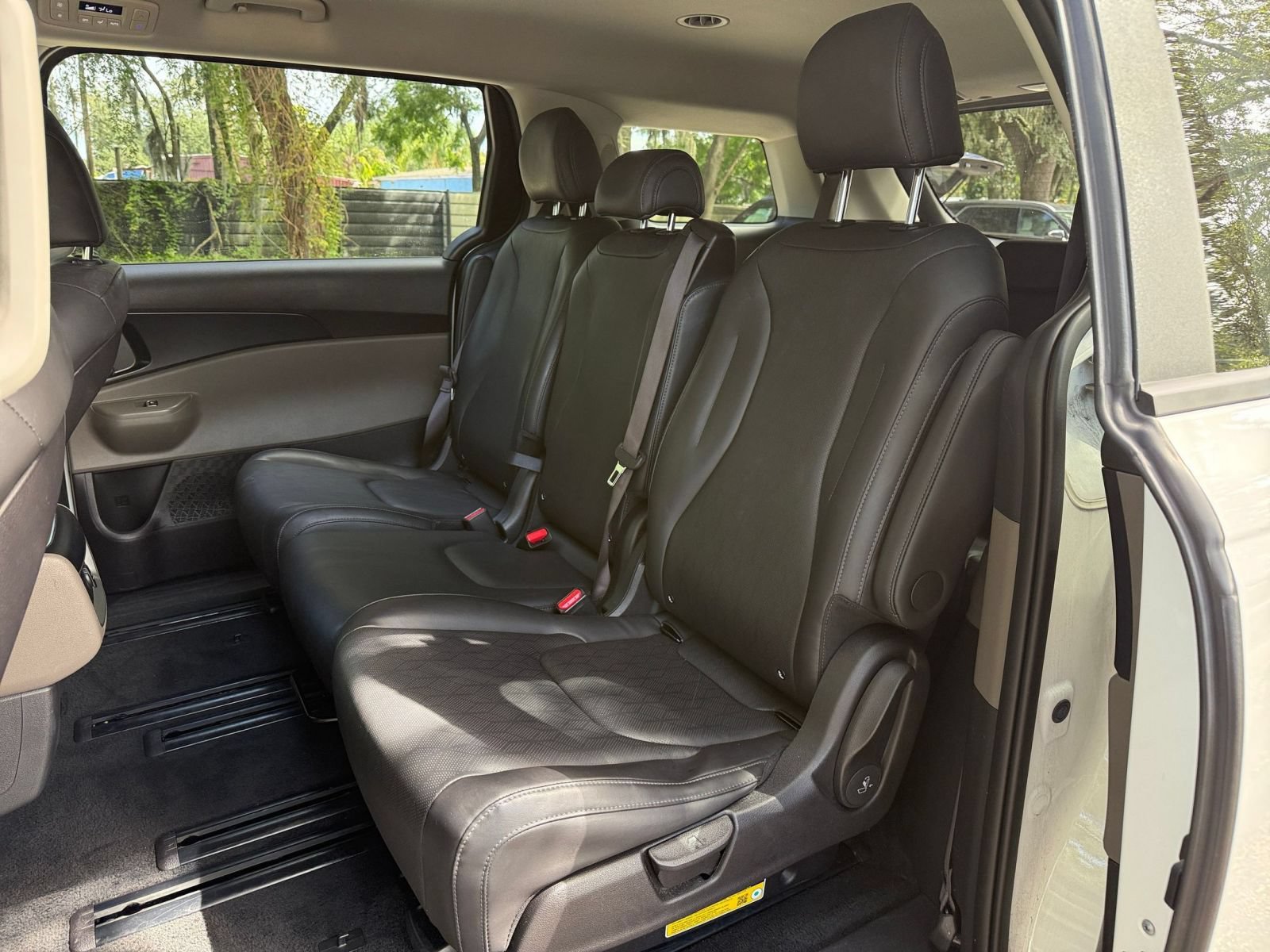 Used 2026 Kia Carnival FWD image 39
