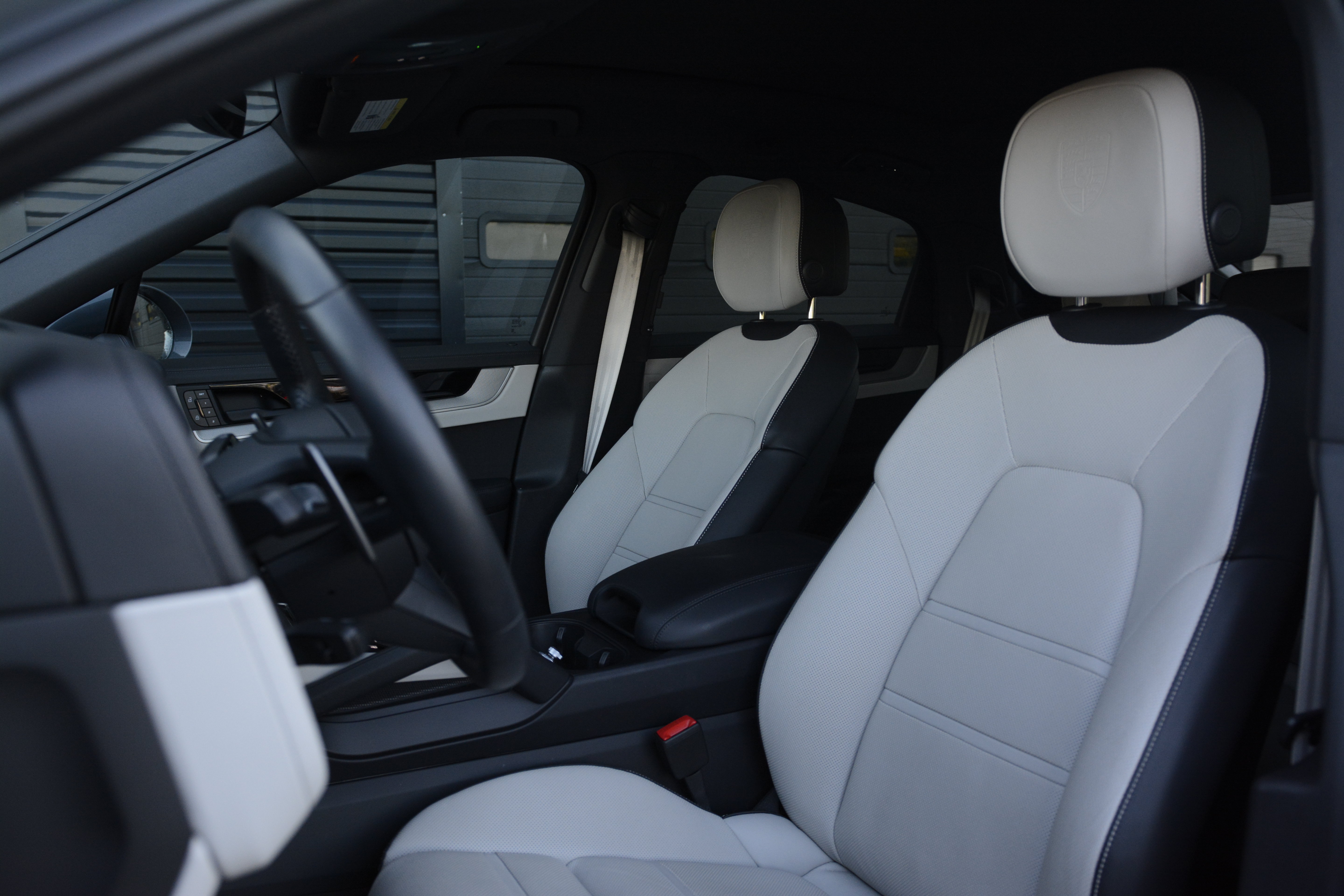 Certified 2026 Porsche Cayenne Coupe AWD/4WD image 5