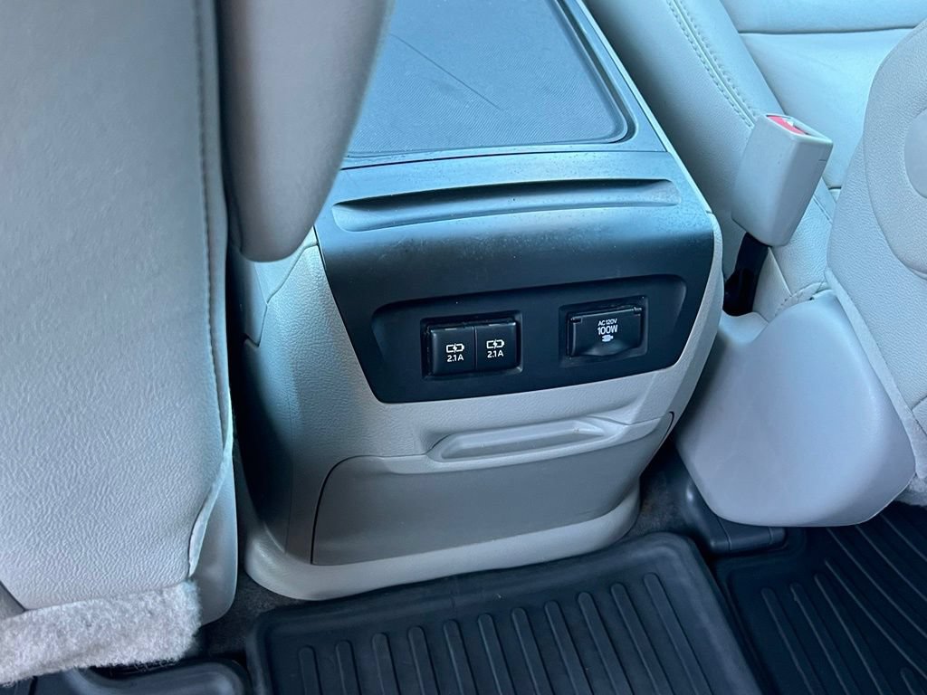 Used 2018 Toyota Sienna XLE w/ XLE Navigation Package FWD image 18