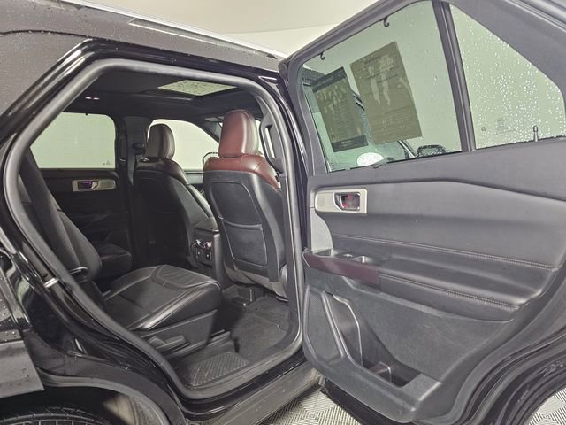 Used 2020 Ford Explorer Platinum w/ Premium Technology Package image 14