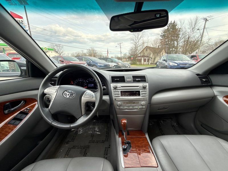 Used 2010 Toyota Camry XLE FWD image 21