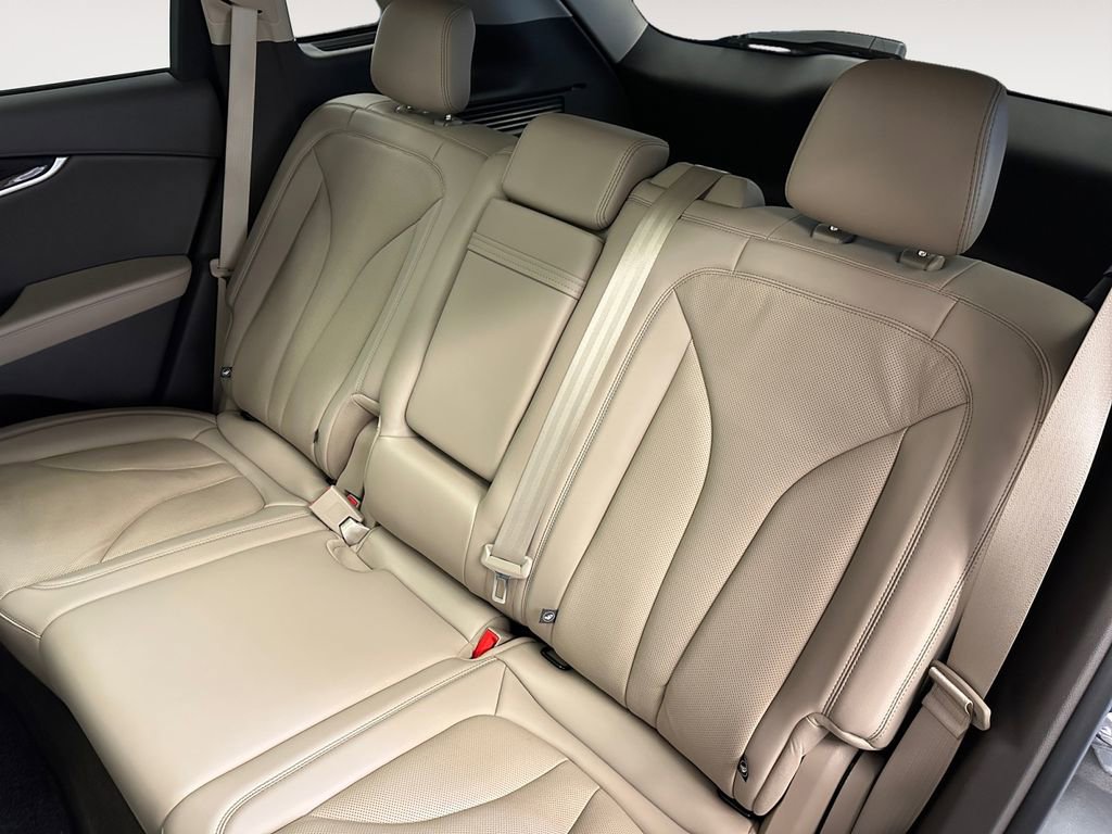 Used 2022 Lincoln Nautilus Reserve w/ Luxury Package image 13