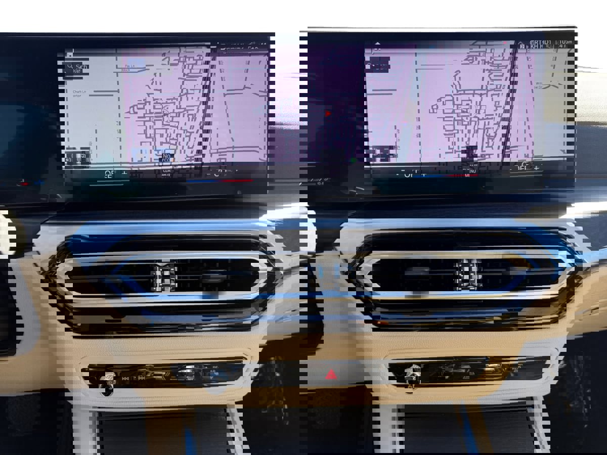 Used 2024 BMW 330i Sedan w/ Convenience Package image 14