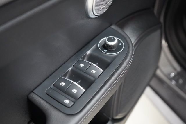 Used 2025 Alfa Romeo Giulia AWD image 20