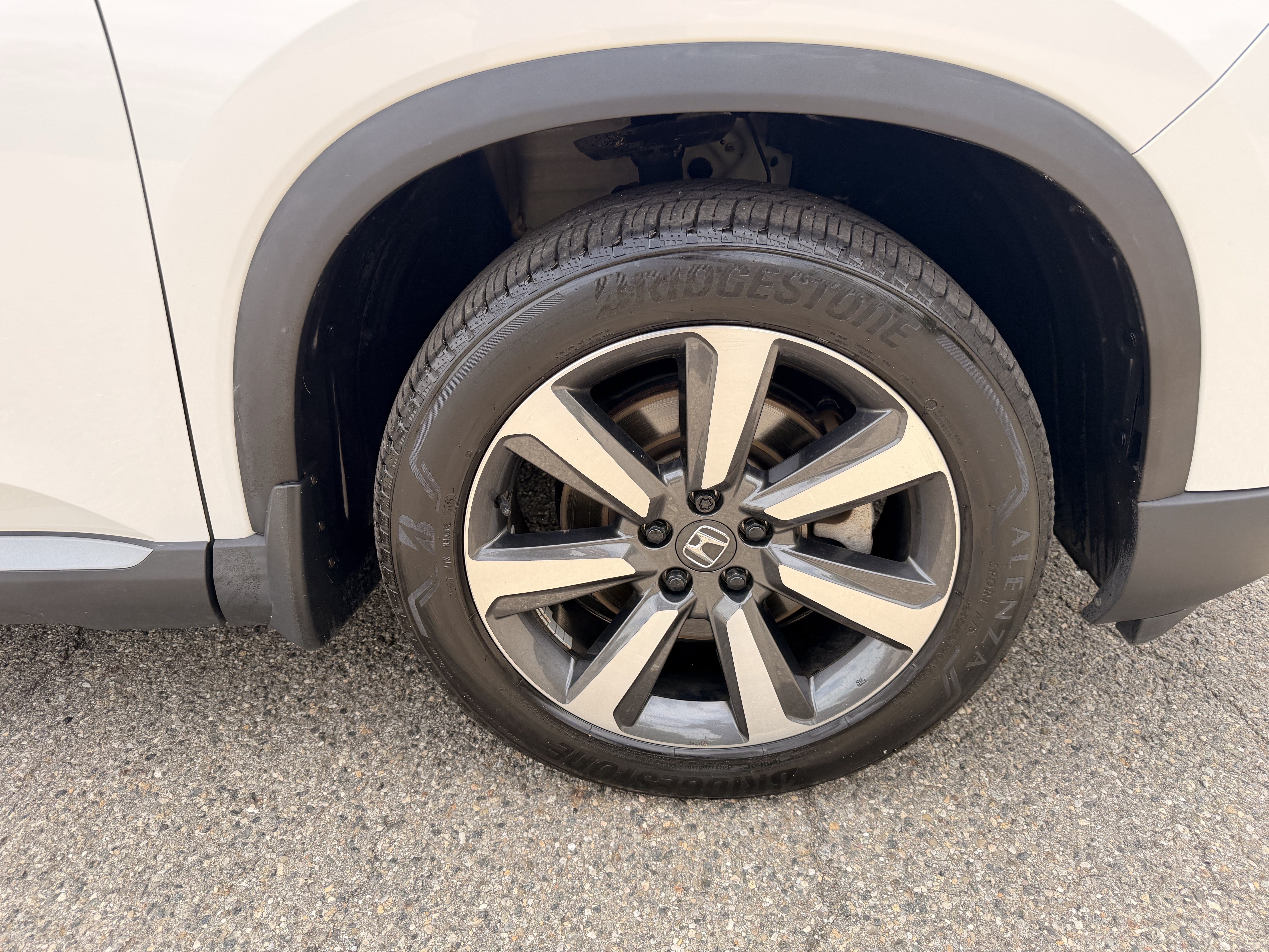 Certified 2023 Honda Pilot Touring image 10