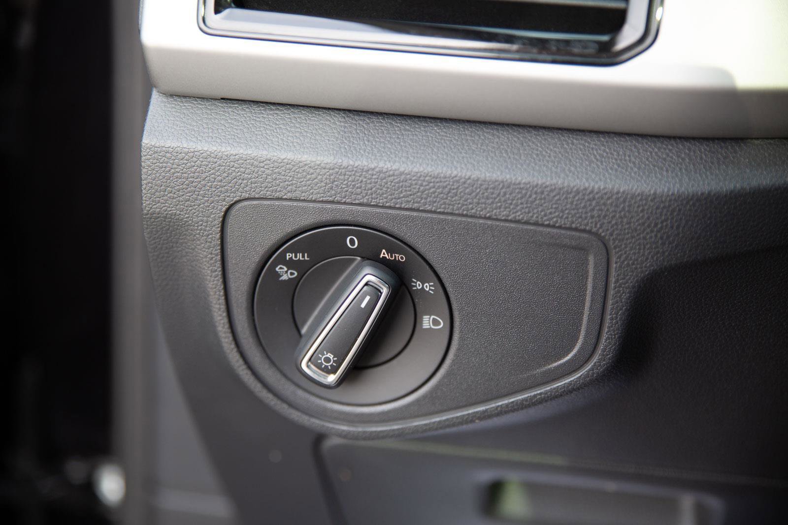 Used 2022 Volkswagen Atlas Cross Sport SE image 18