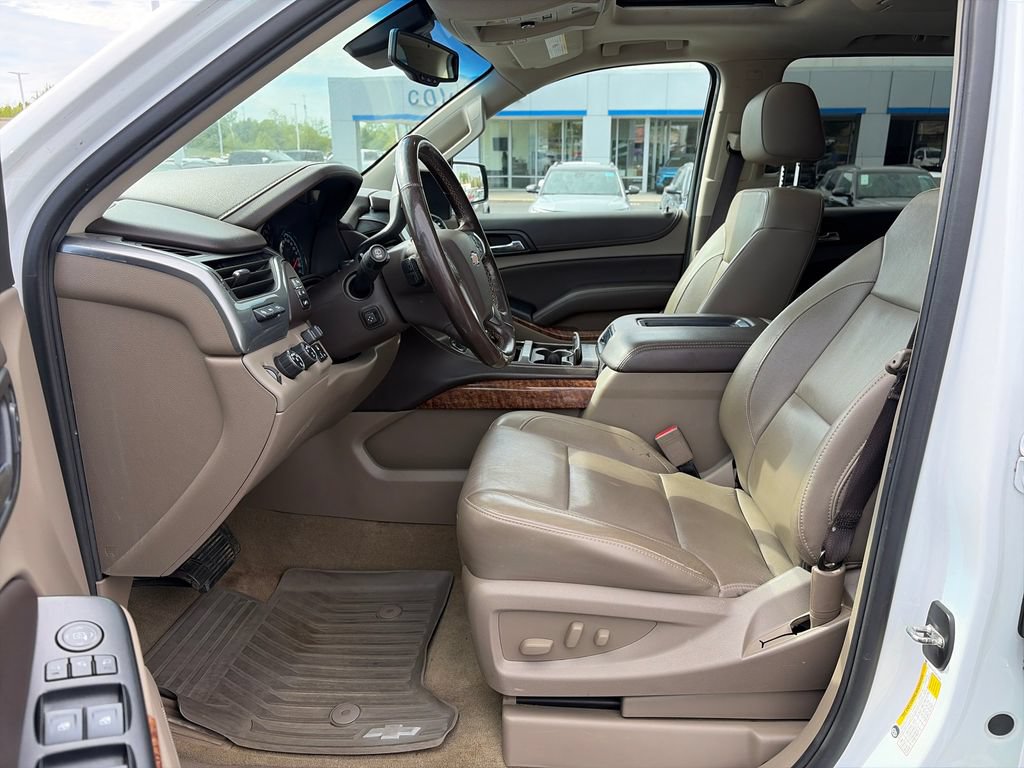 Used 2018 Chevrolet Suburban Premier AWD/4WD image 18
