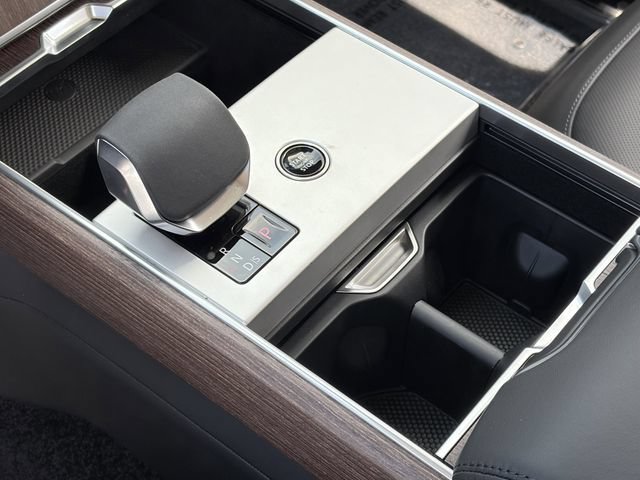 New 2026 Land Rover Range Rover Long Wheelbase SE AWD/4WD image 9