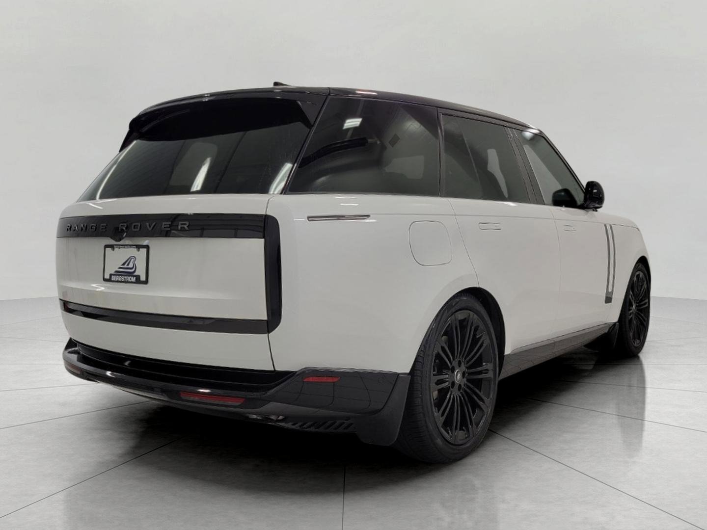 Used 2024 Land Rover Range Rover SE image 16