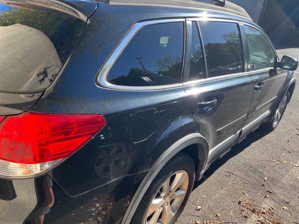 Used 2014 Subaru Outback 2.5i Limited w/ Moonroof Package AWD/4WD image 3