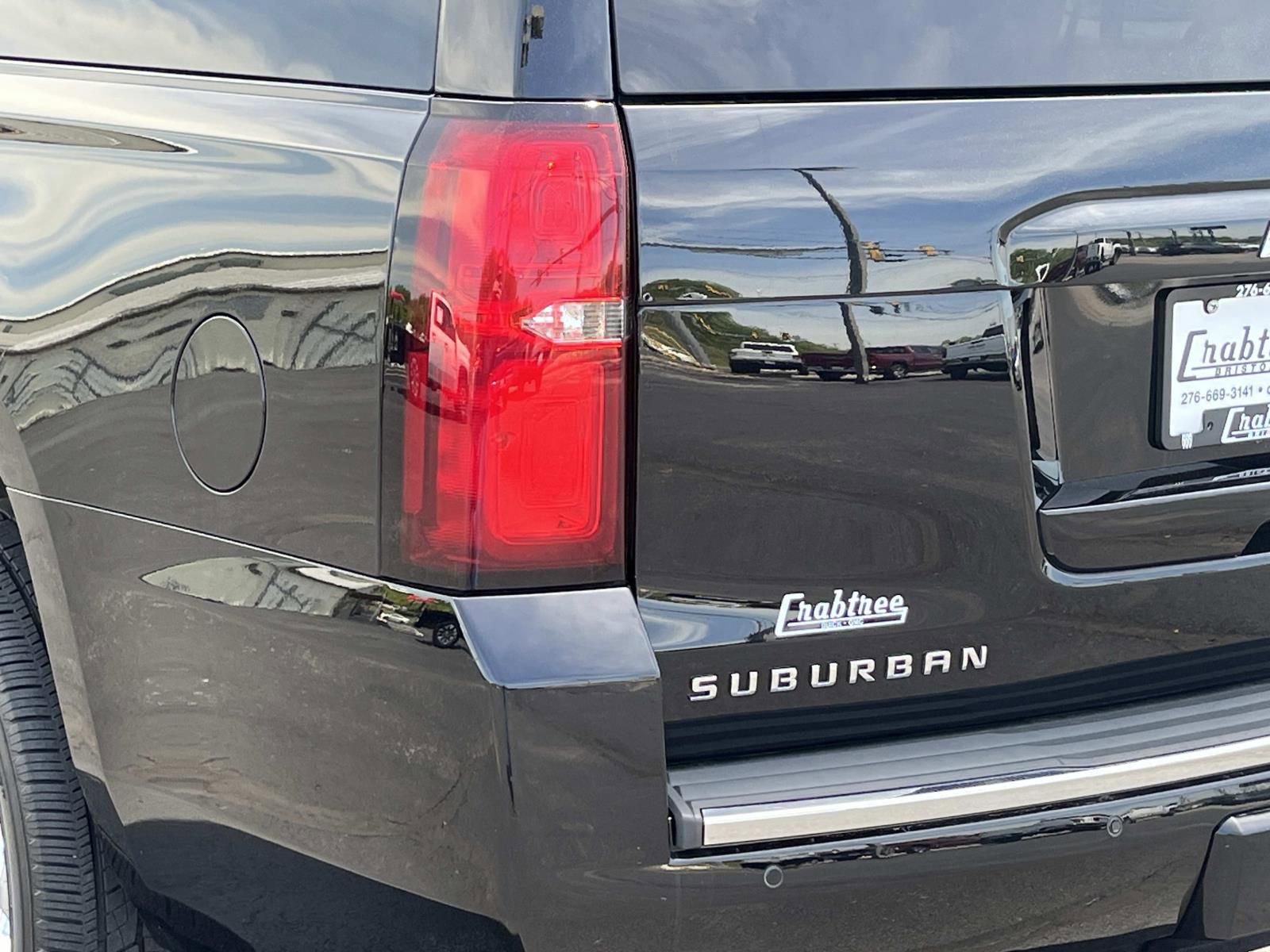 Used 2020 Chevrolet Suburban Premier w/ Premier Plus Edition AWD/4WD image 5
