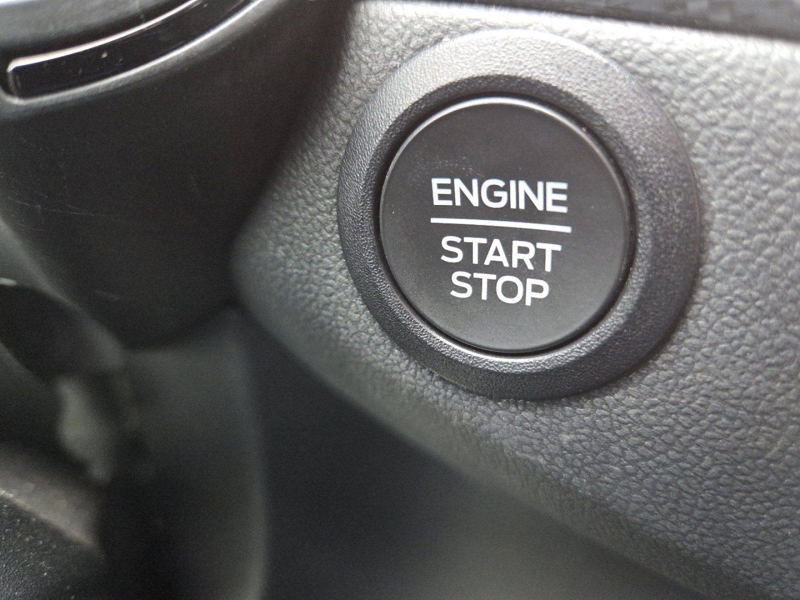 Used 2024 Ford Escape ST-Line w/ Equipment Group 301A FWD image 8