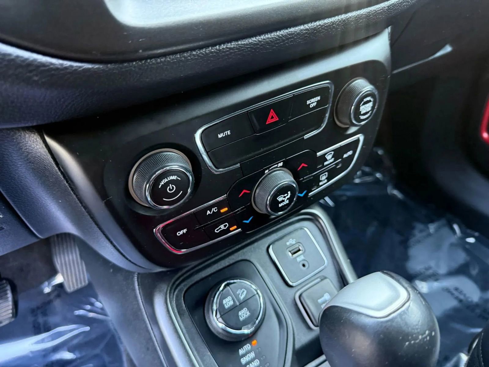 Used 2018 Jeep Compass Trailhawk AWD/4WD image 27
