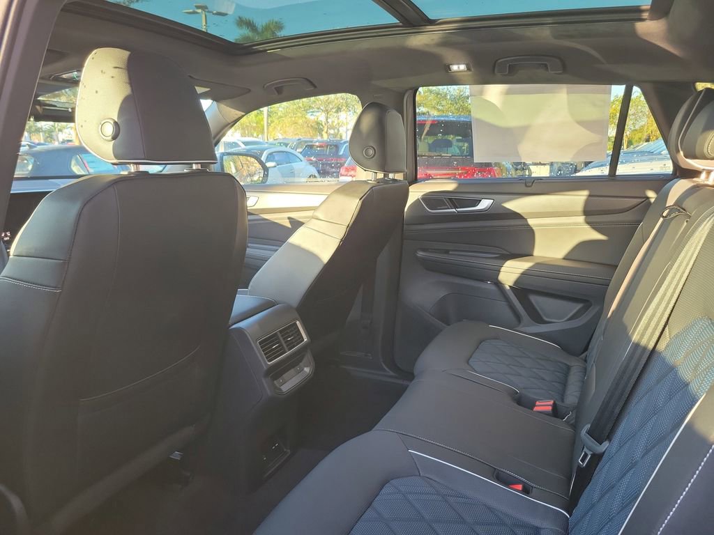 New 2026 Volkswagen Atlas Cross Sport SEL Premium R-Line image 5