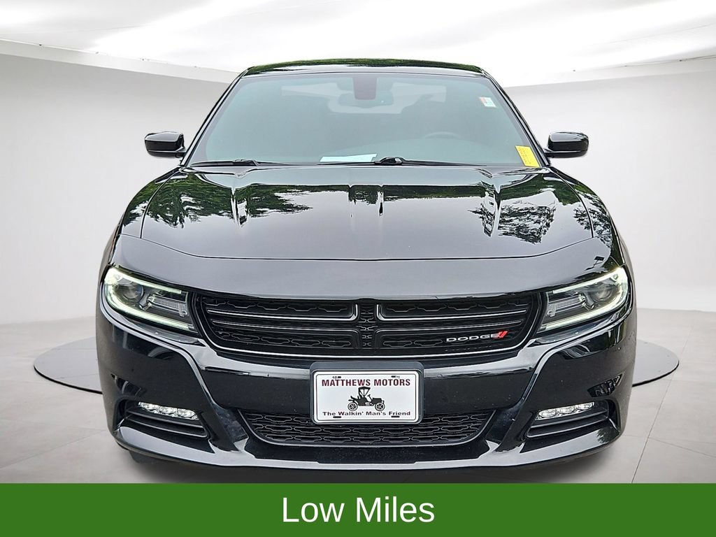 Used 2020 Dodge Charger SXT AWD/4WD image 2