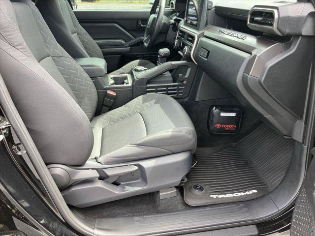 Certified 2024 Toyota Tacoma SR5 AWD/4WD image 31