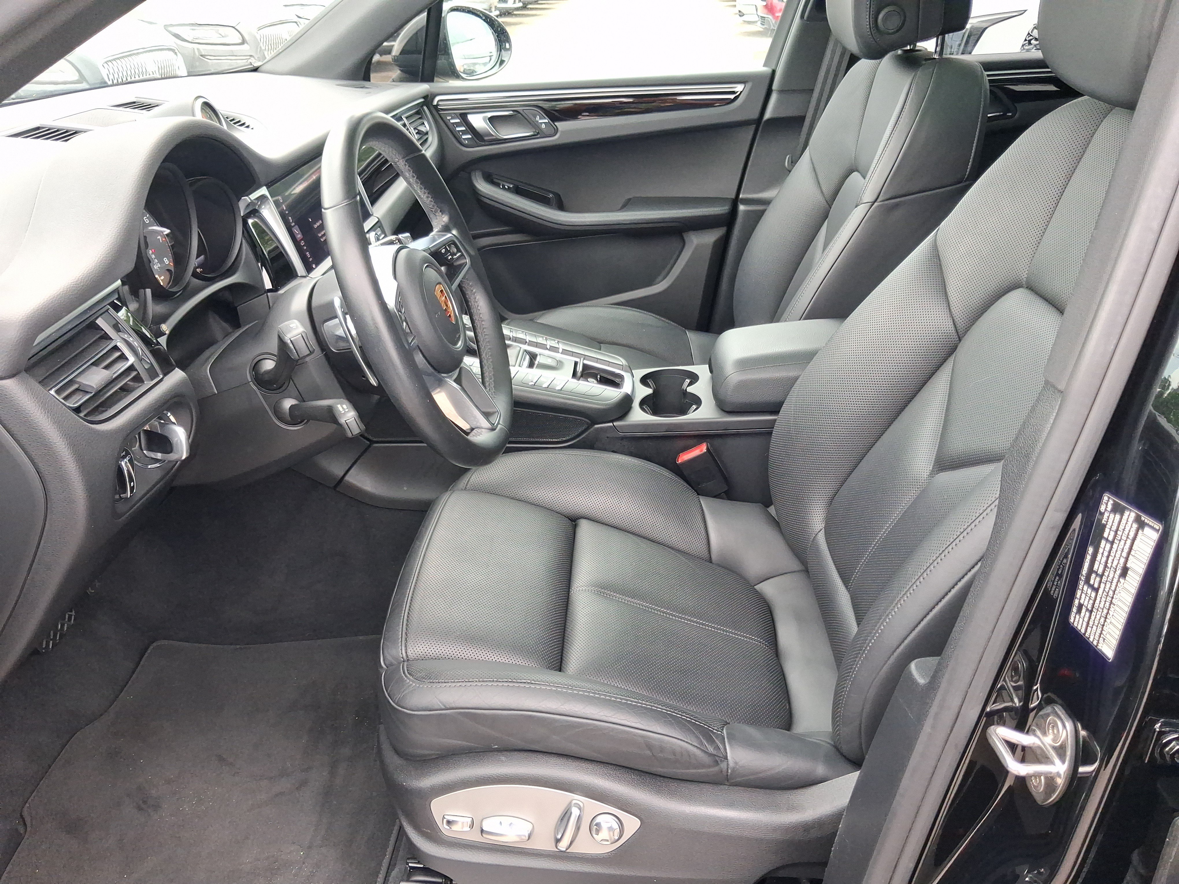 Used 2019 Porsche Macan S AWD/4WD image 12
