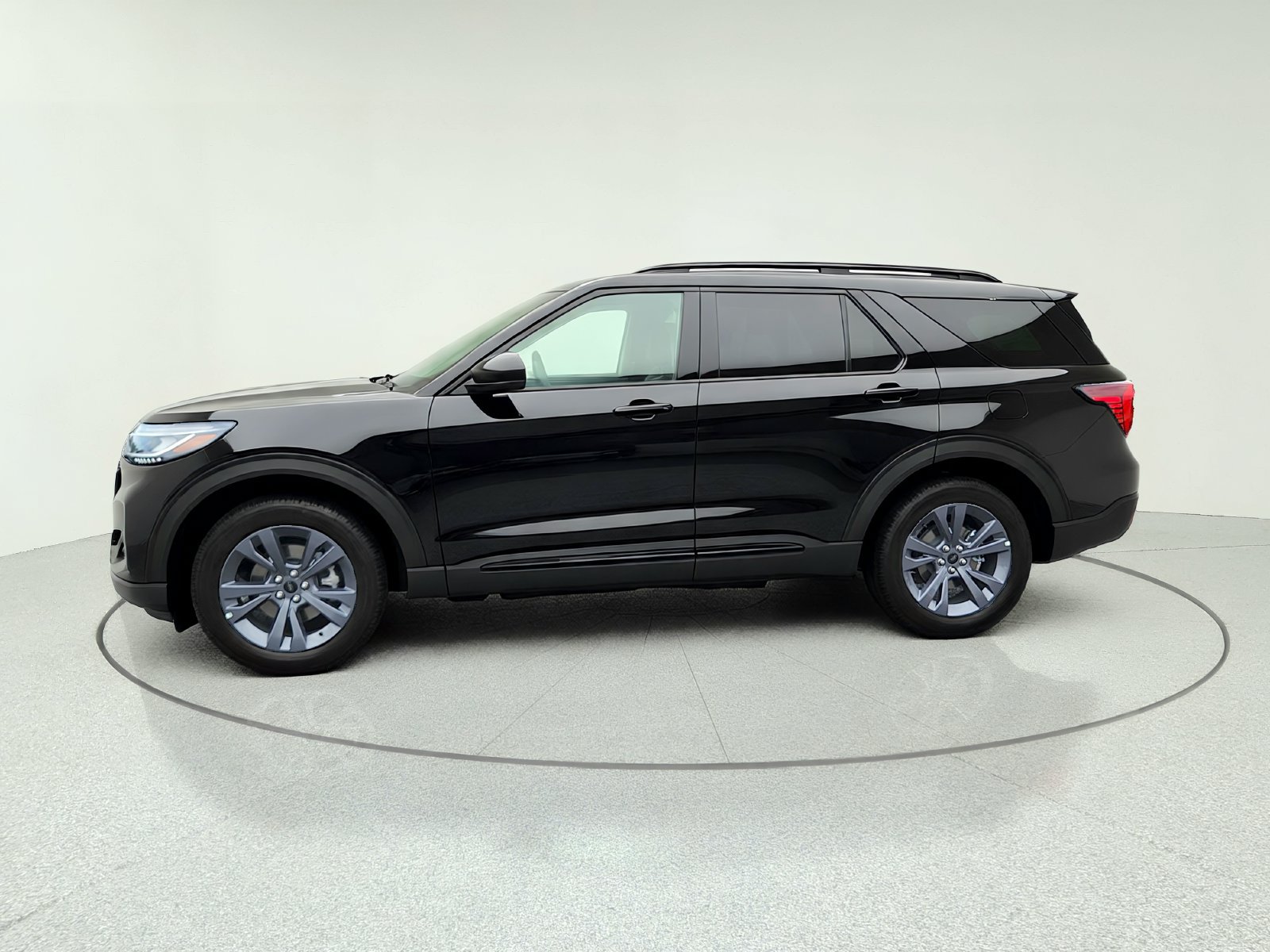 New 2026 Ford Explorer Active w/ Active Comfort Package AWD/4WD image 4