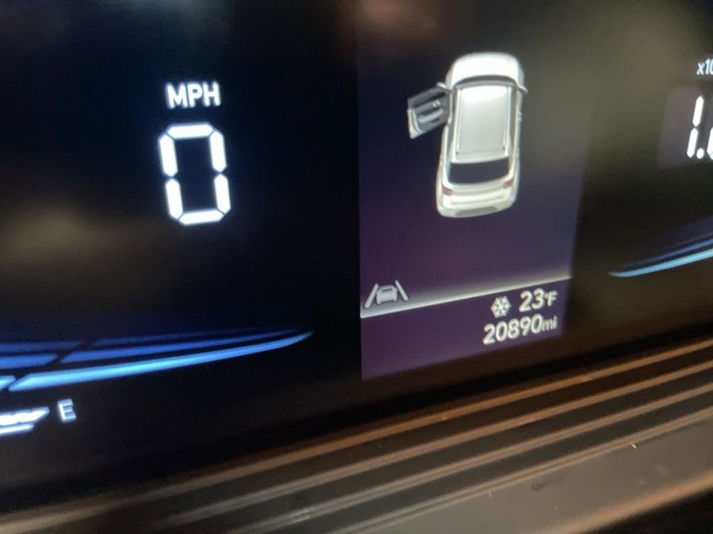 Certified 2023 Hyundai Venue SEL image 22