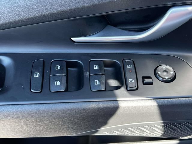 Certified 2024 Hyundai Elantra SEL FWD image 18