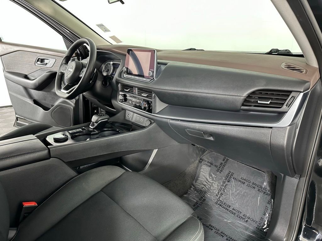 Used 2023 Nissan Rogue S image 24