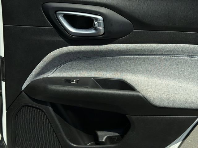 Used 2024 Jeep Compass Latitude image 37