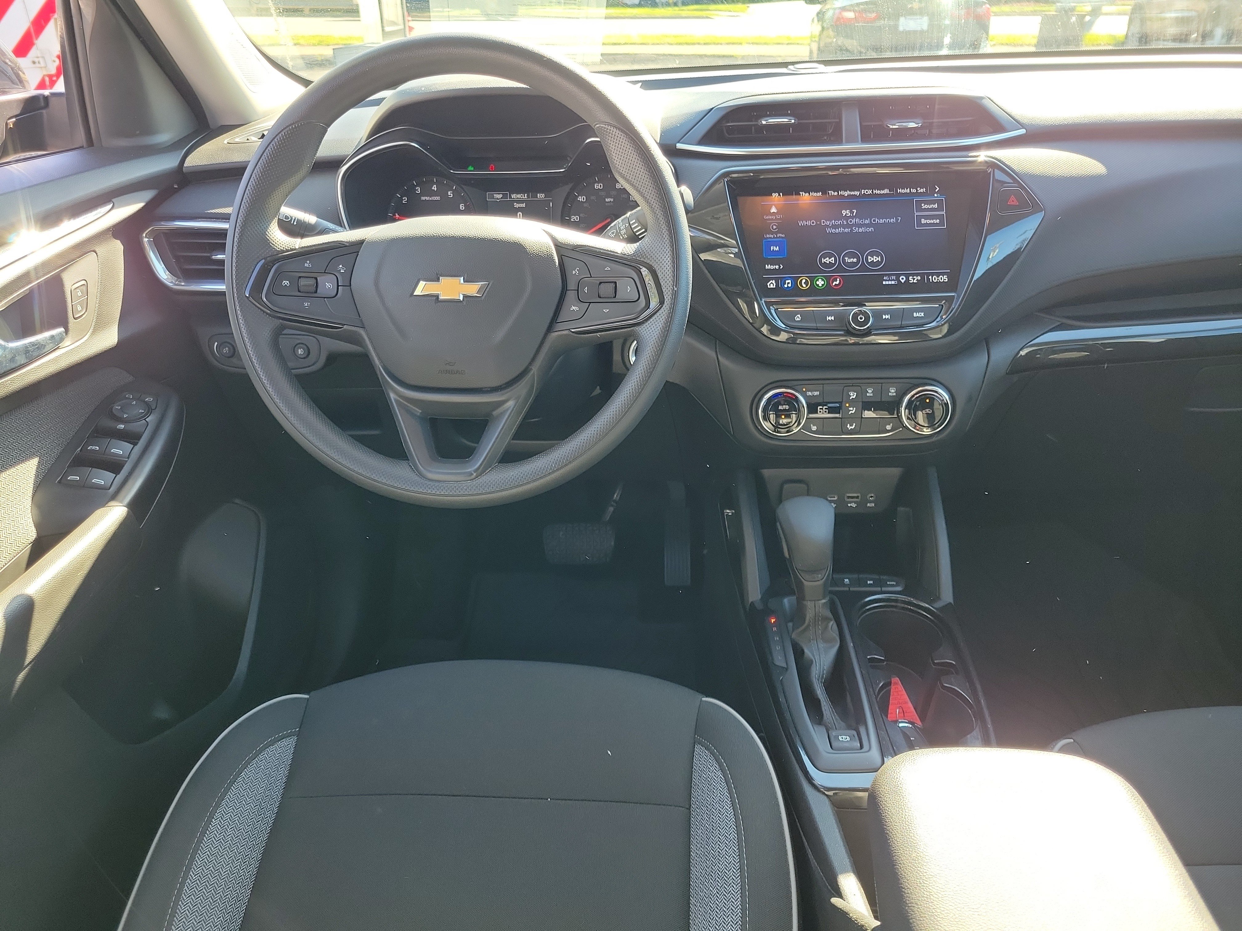 Used 2023 Chevrolet TrailBlazer LT w/ Convenience Package AWD/4WD image 10