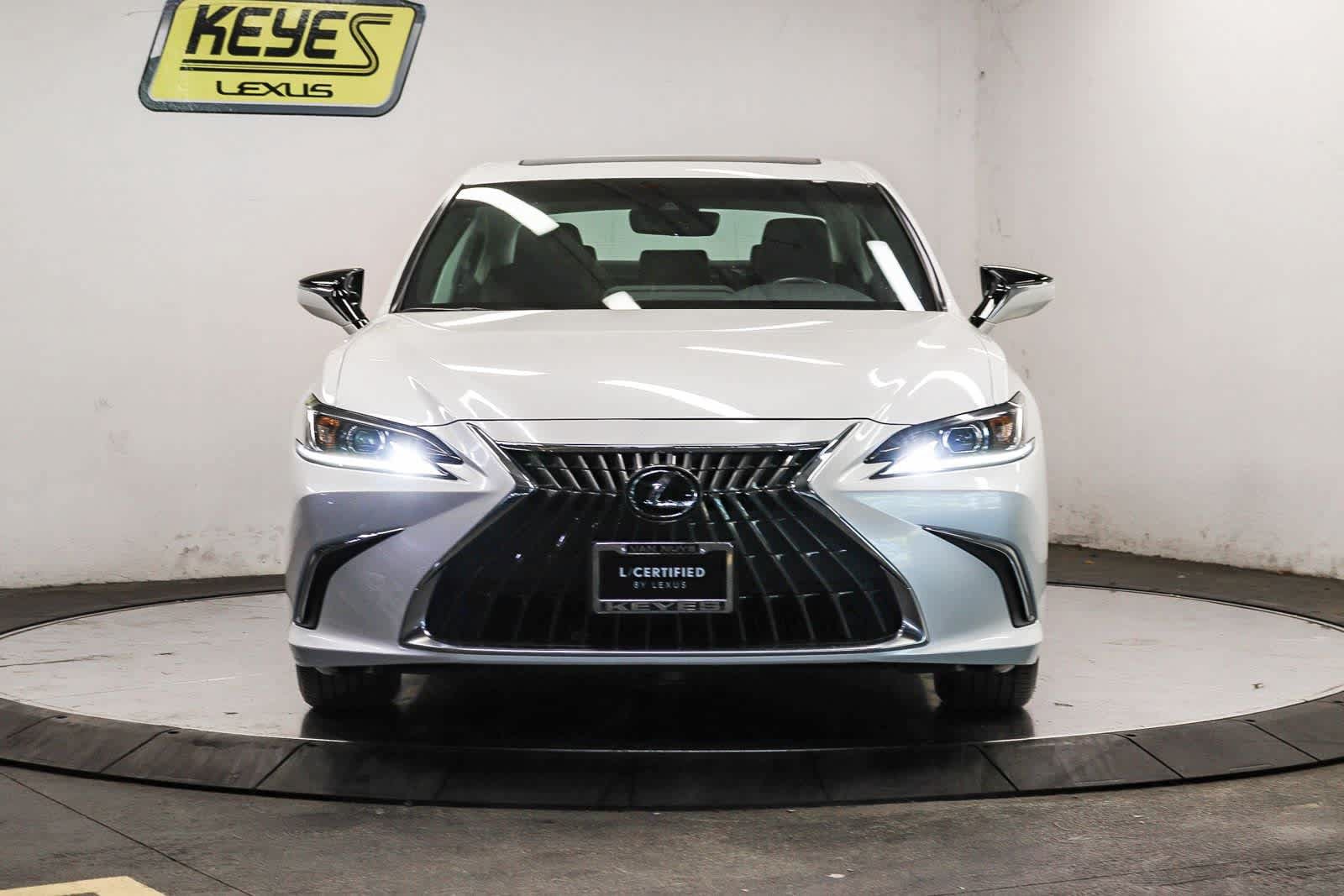 Used 2025 Lexus ES 350 w/ Accessory Package (Z2) FWD image 6