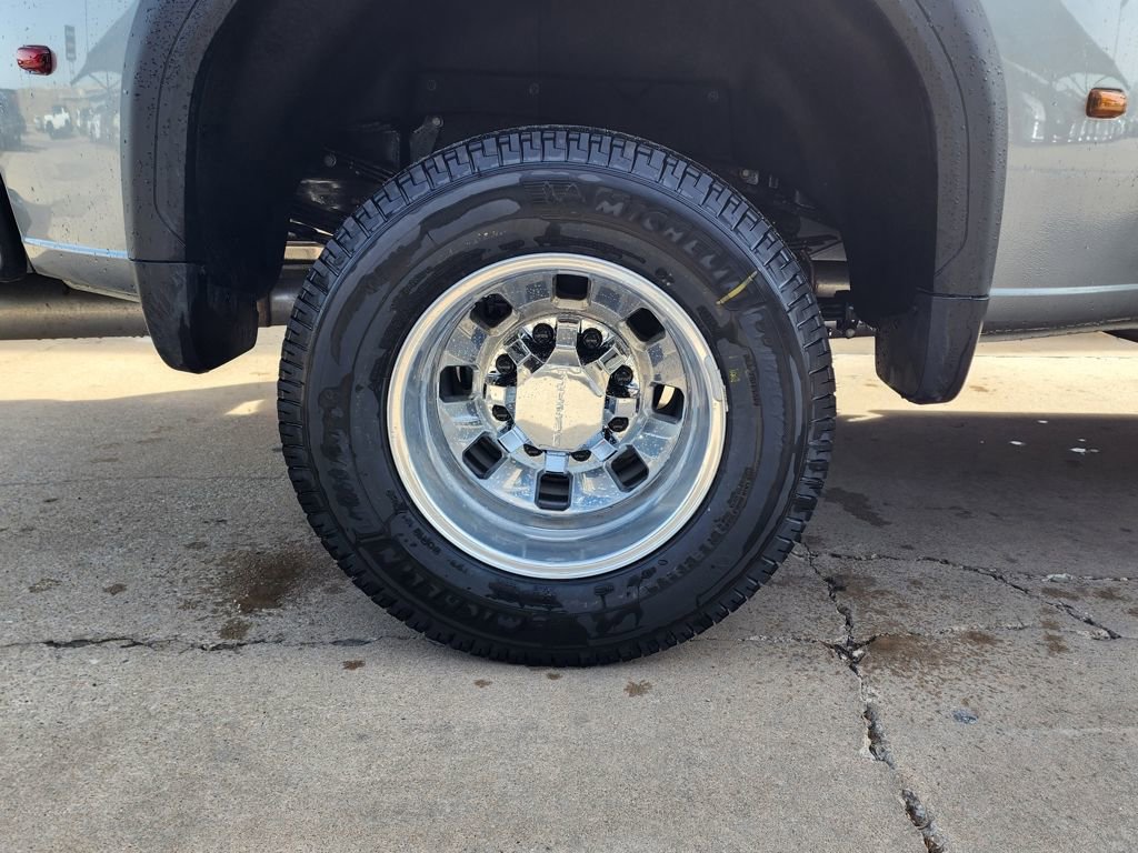 New 2026 GMC Sierra 3500 Denali w/ LPO, Black Badging Package image 54