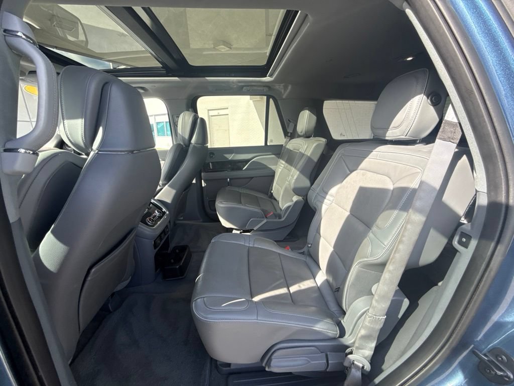Used 2019 Lincoln Navigator Select w/ Technology Package AWD/4WD image 46