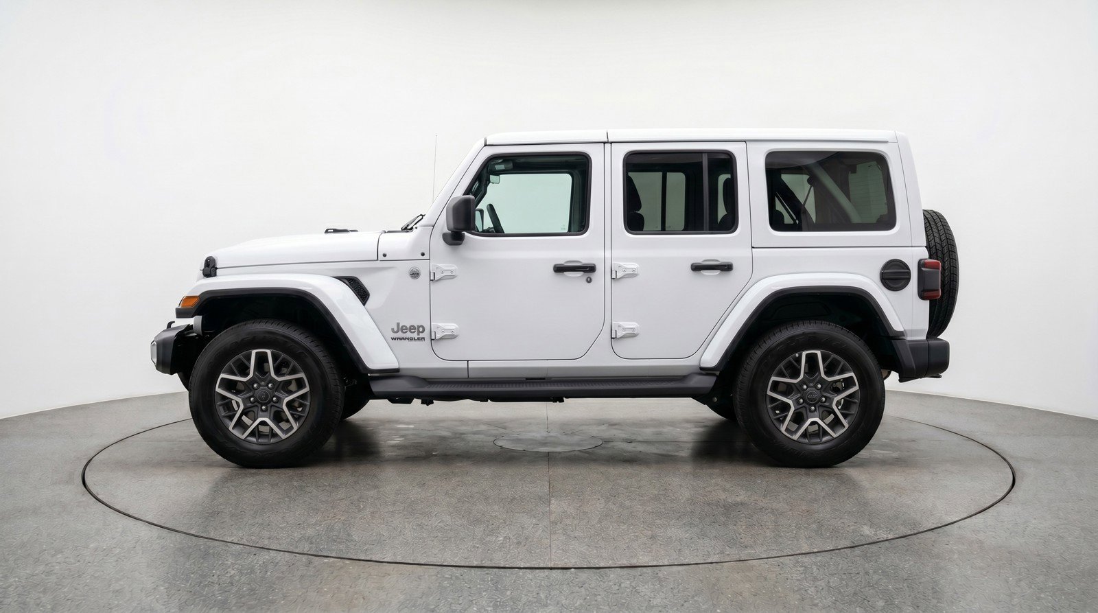 Used 2025 Jeep Wrangler Sahara AWD/4WD image 5