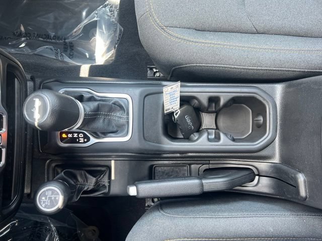 Used 2025 Jeep Wrangler Unlimited Sahara AWD/4WD image 10