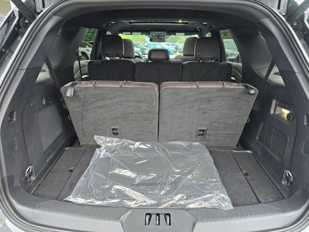 Used 2025 Ford Explorer Platinum AWD/4WD image 25